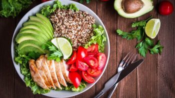 Nutritious chicken avocado bowl Nutrition Essentials Pt 2: How to Lose Fat and Build Muscle